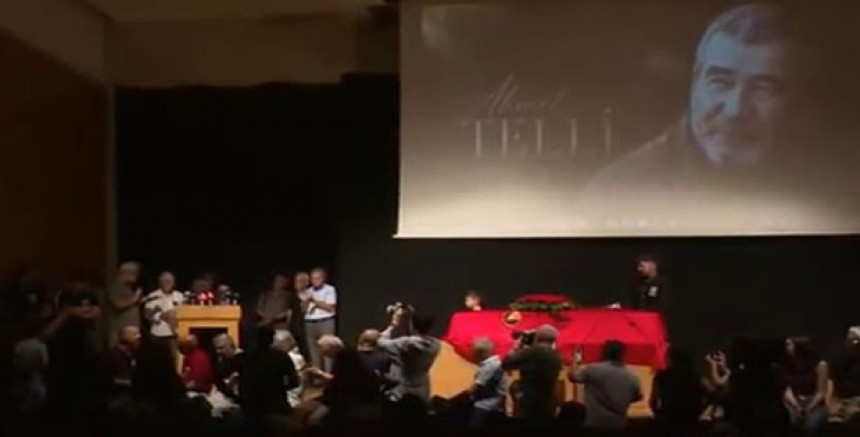 Binlerce Kişi Ahmet Telli'ye Veda Ediyor: Şiiri ve Mücadelesi Alkışlarla Uğurlanıyor