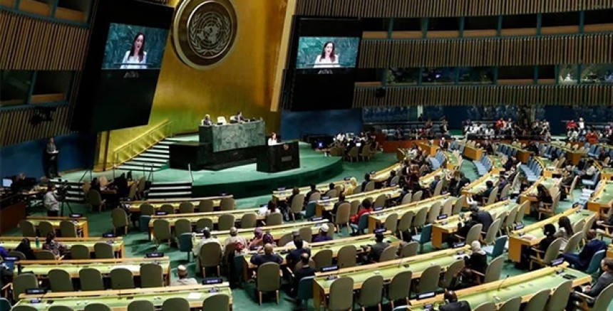 BM Genel Kurulu, Filistin'in BM Üyeliğinin Yeniden Görüşülmesini ve İlave Haklar Verilmesini Talep Etti