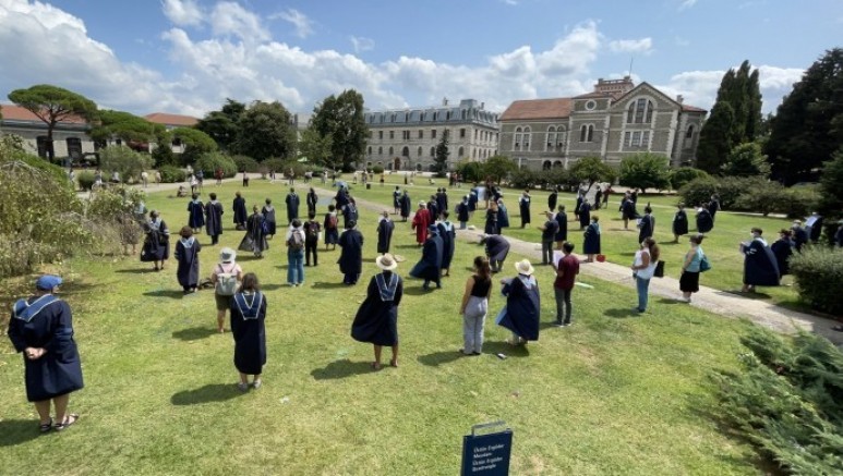  Boğaziçili akademisyenler 154’üncü kez sırtlarını dönerek, Kabul etmiyoruz, vazgeçmiyoruz dedi 
