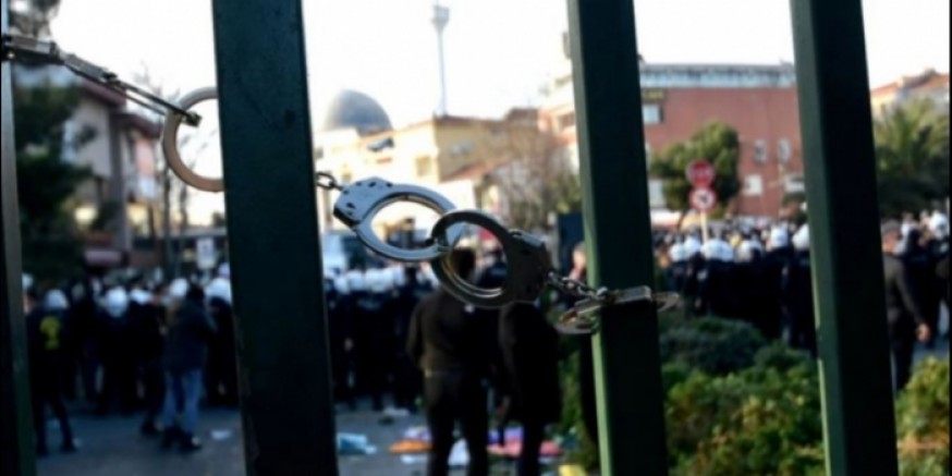 Boğaziçili öğrencilerden rektör olarak atanan Bulu’ya klip: Okulumun kapısına, Yuh kelepçe vuranlara_VİDEO_