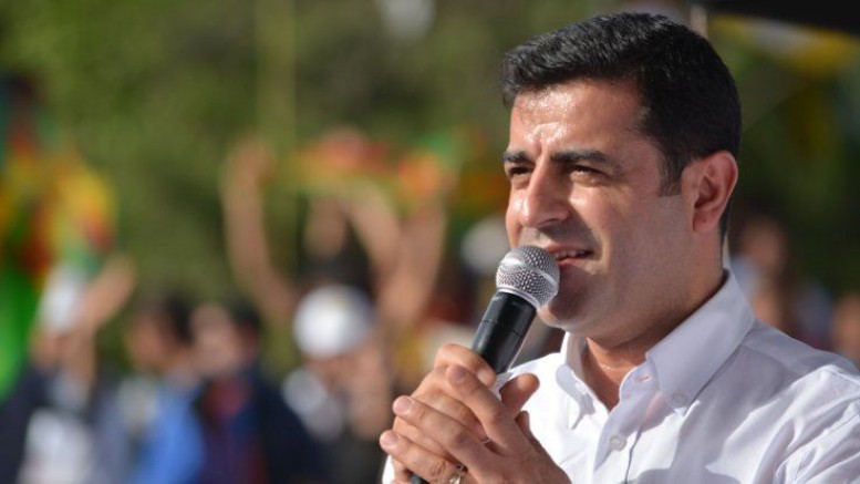 “Bolu Belediyesi Demirtaş'ın fotoğrafını paylaşan işçiyi işten attı”