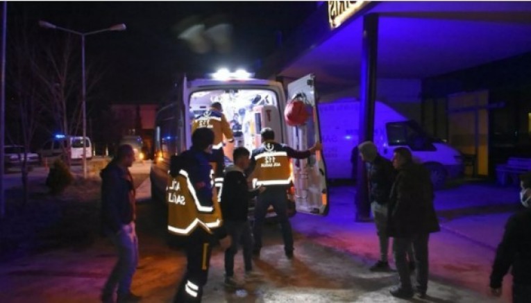 Boyabat’ta iki grup arasında çıkan silahlı kavgada 2 kişi öldü, 6 kişi yaralandı 