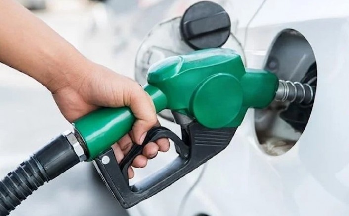 Bu gece Benzine yeni zam geliyor