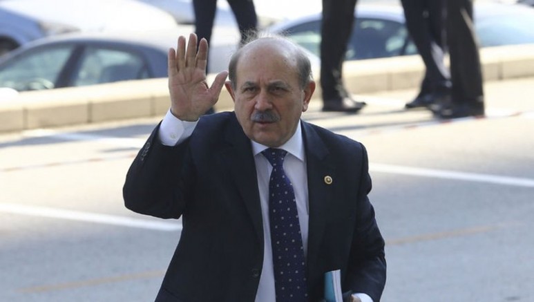 Burhan Kuzu Koronavirüs nedeniyle yaşamını yitirdi 