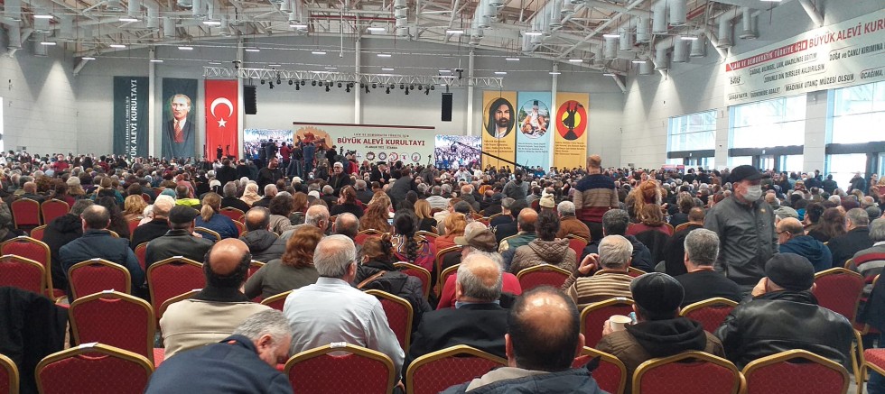 Büyük Alevi Kurultayı yeni kapı gösteri merkezinde başladı