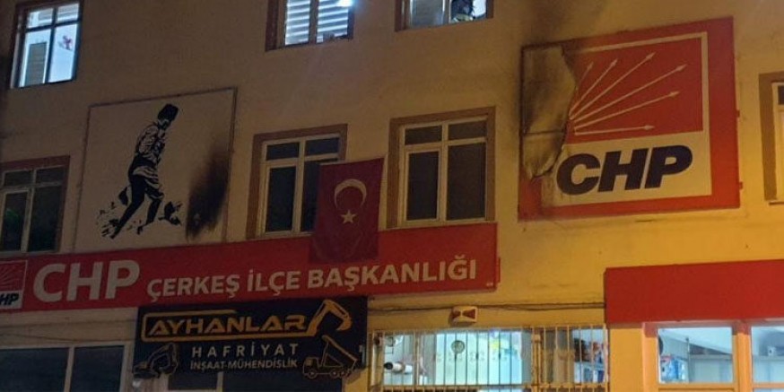 Çankırı’nın Çerkeş ilçesinde CHP İlçe Başkanlığı binasına saldırı 