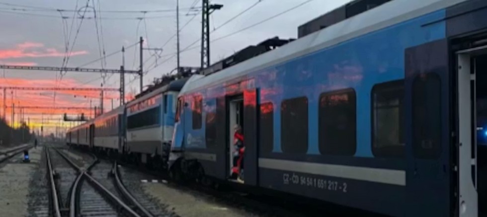 Çekya’da İki Yolcu Treni Çarpıştı – 40’tan Fazla Yaralı Var
