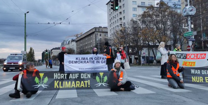  Çevreci Aktivistlerden Otoyol Kapatma Eylemi: Viyana’da 57 eylemci Gözaltına Alındı