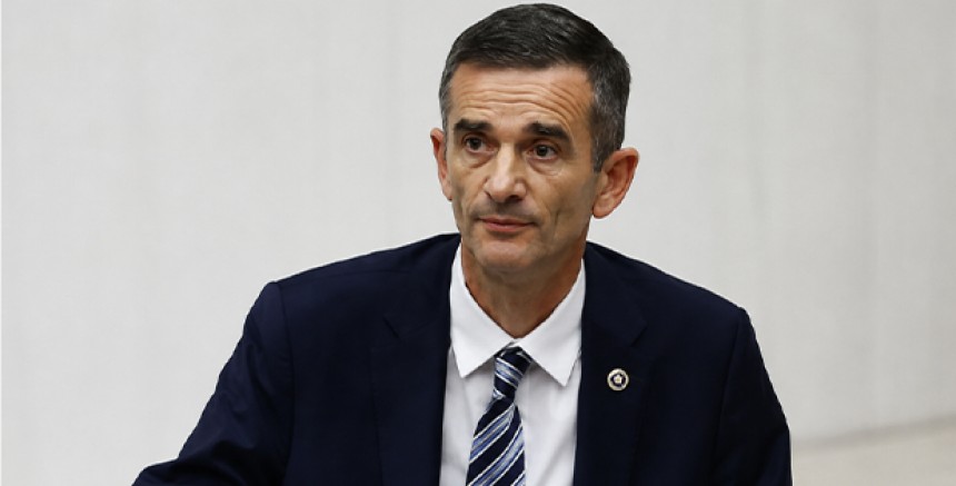 CHP'de Bir İstifa Daha: Ümit Dikbayır Partisinden Ayrıldı