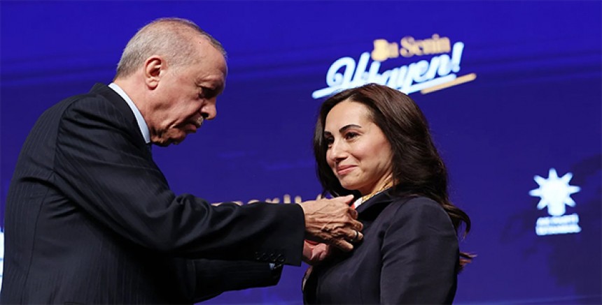 CHP’den İstifa Eden Beykoz Belediye Başkanvekili Özlem Vural Gürzel AK Parti’ye Katıldı