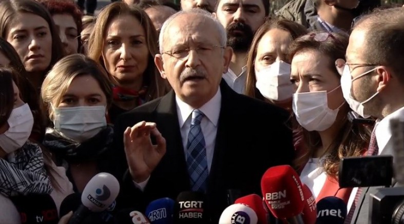 CHP Genel Başkanı Kılıçdaroğlu, Girmesin Diye Milli Eğitim Bakanlığı Kapısına Kilit Vuruldu 