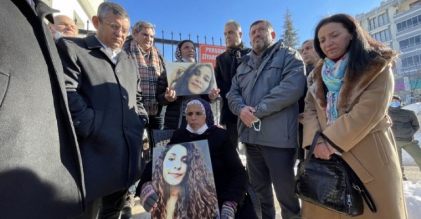 CHP heyeti Gülistan Doku'nun ailesini ziyaret etti 