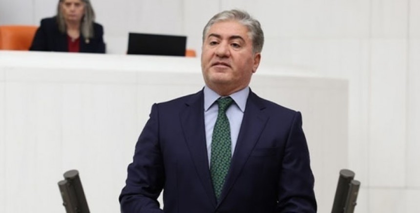 CHP’li Murat Emir’den Zeytinlik Tepkisi: “AKP, Halkın Ağacını Şirketlere Sattı”