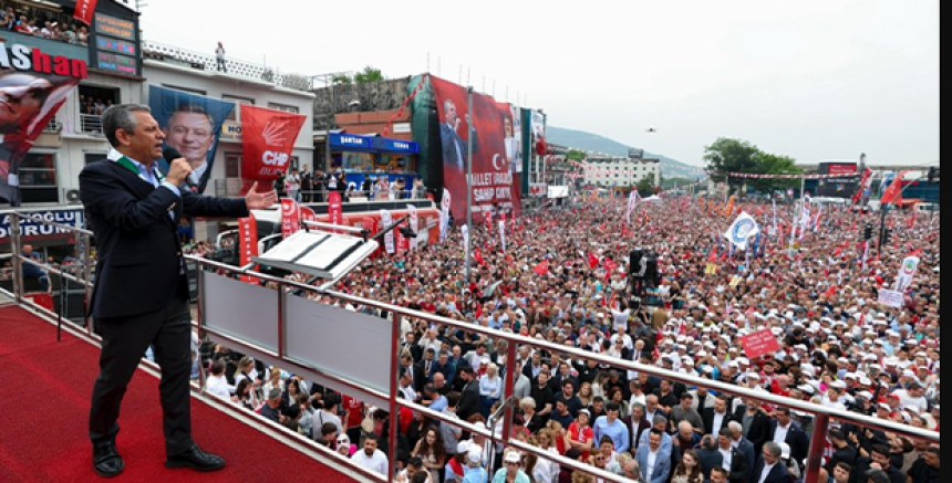 CHP’nin Bursa’daki “Millet İradesine Sahip Çıkıyor” Mitinginde Onbinler Alanı Doldurdu