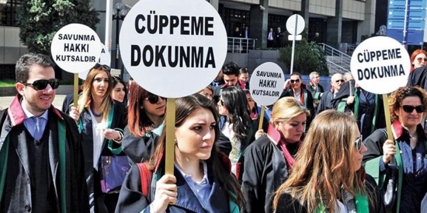 Çoklu baro düzenlemesini Meclis'te kabul edilerek, yasalaştı