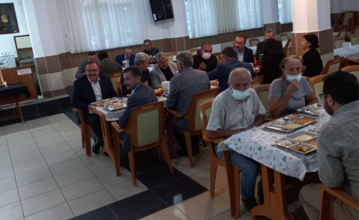 Çorum’da Müftü, Vali yardımcısı ve de AKP'li Çorum Belediye Başkanının katılımıyla oruç açıldı (VİDEO)