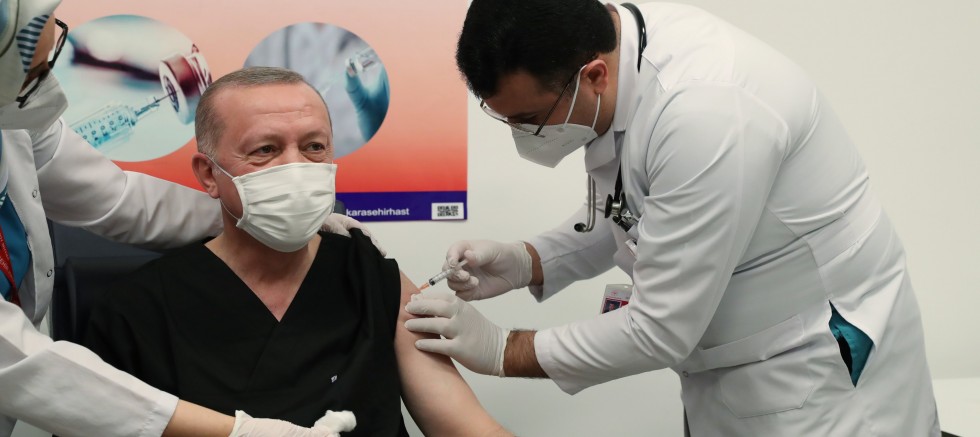 Cumhurbaşkanı Erdoğan koronavirüs aşısı oldu