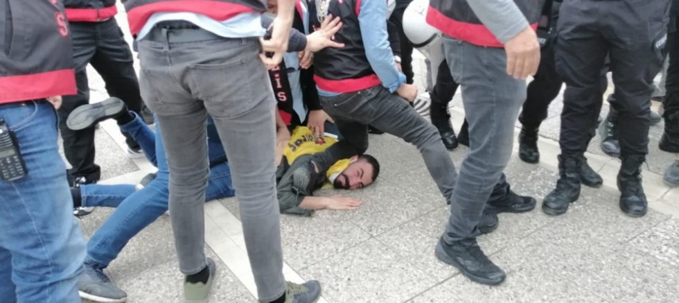 Danıştay Polis şiddetini gizleyen Emniyet genelgesine “dur” dedi