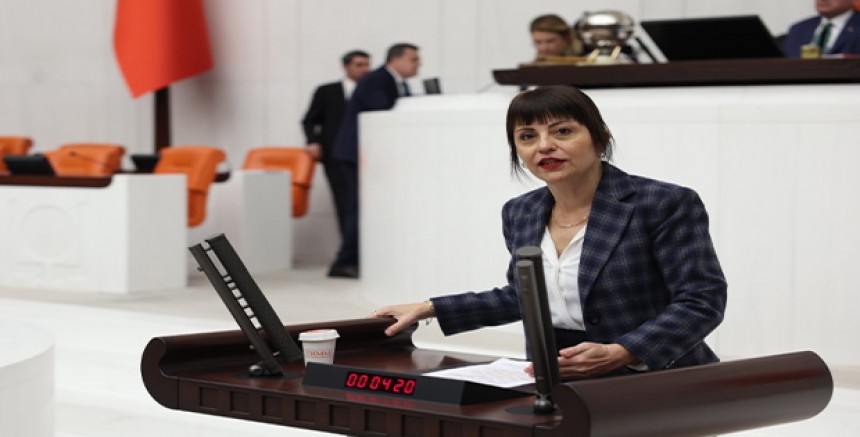 DEM Milletvekili Kezban Konukçu: Proje okullarında siyasi kadrolaşma ile onlarca öğretmen görevden alındı