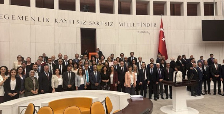 DEM Parti’den ‘çerçeve yasa’ açıklaması: Önemli bir eşik aşıldı, yükümüz daha da ağırlaştı