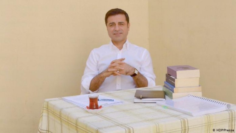 Demirtaş: “Askerin, polisin, sivilin, Kürt gençlerinin acısını da bilirim