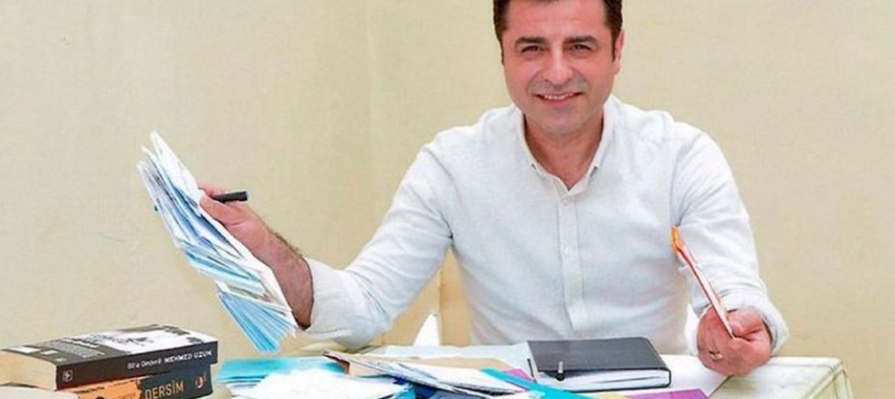 Demirtaş: İktidar sandıktan kaçtıkça oy kaybetmeye devam edecek