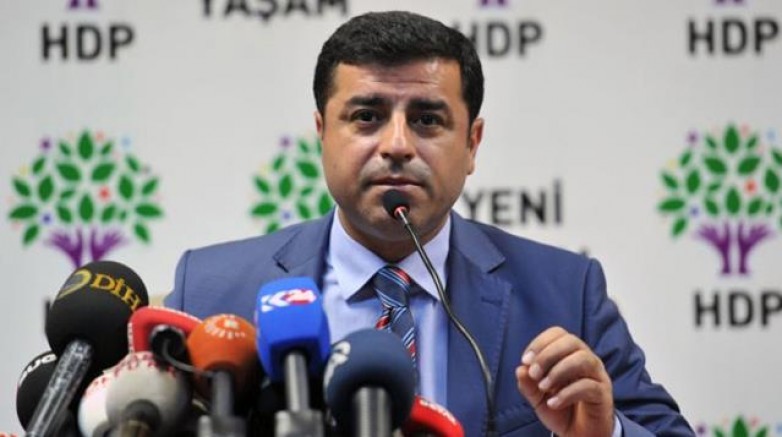 Demirtaş: Memleketin bütün namussuzları dışarıda, namusluları içeride