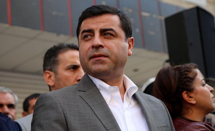 Demirtaş: Ülke tümden batmadan derhal erken seçim gidilmeli 