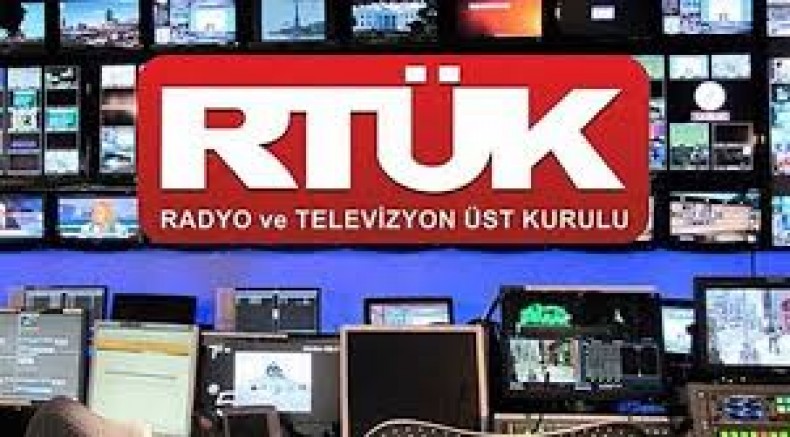 Demokrasi Kılıcı Gibi Muhalif Basının Başında Bekleyen RTÜK, Halk TV ve FOX TV'ye Ceza Yağdırdı 