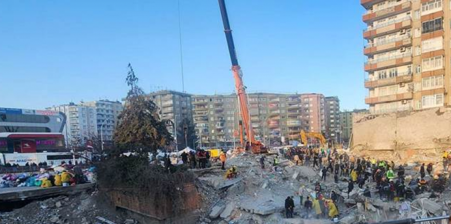 Depremde yaşamını yitirenlerin sayısı en az 35 bin 418 kişi 