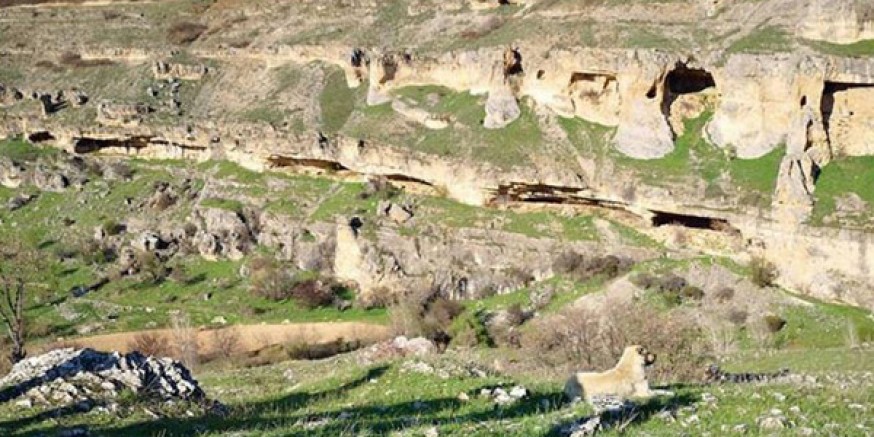 Dersim'de arkeolojik sit alanına taşocağı yapılıyor