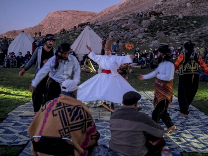 Dersim’de “Gola Ana Buyere” Yapılan cemde, Semah-semazen asimilasyon oyunları 
