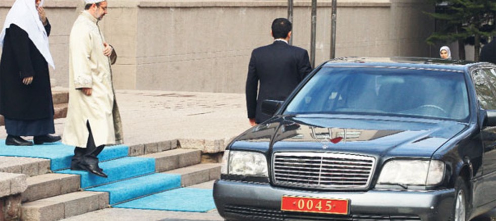 Diyanet’in sahip olduğu araçlar göz kamaştırıyor