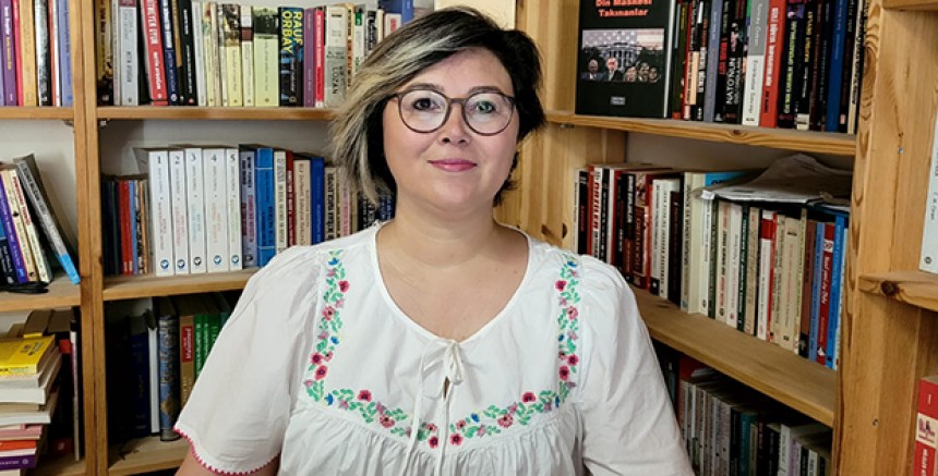 Diyanettin iş ve okul saatlerinin Cuma namazı vaktine göre düzenlemesin açıklamasına suç duyurusu 