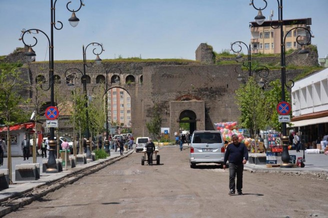 Diyarbakır’da 65 yaş üzeri vatandaşlara sokağa çıkma yasağı