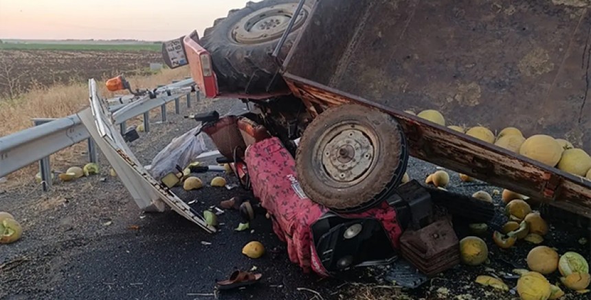 Diyarbakır’da Minibüs Traktöre Çarptı: 2 Ölü, 6 Yaralı