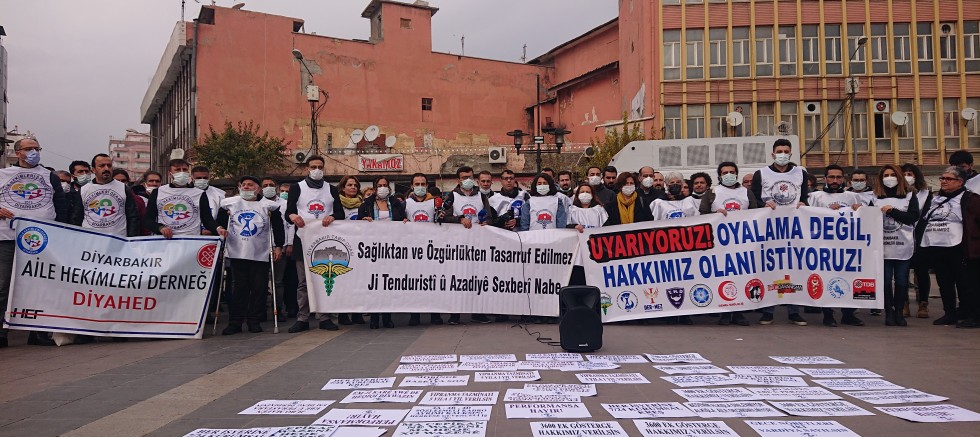 Diyarbakır’da sağlık emekçileri grevde