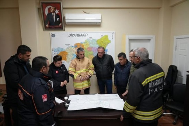 Diyarbakır’da yoğun kar yağışına karşı kriz masası kuruldu