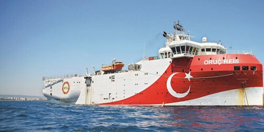 Doğu Akdeniz'de sismik araştırmalar yapan Oruç Reis  gemisi Antalya Limanı'na geri döndü