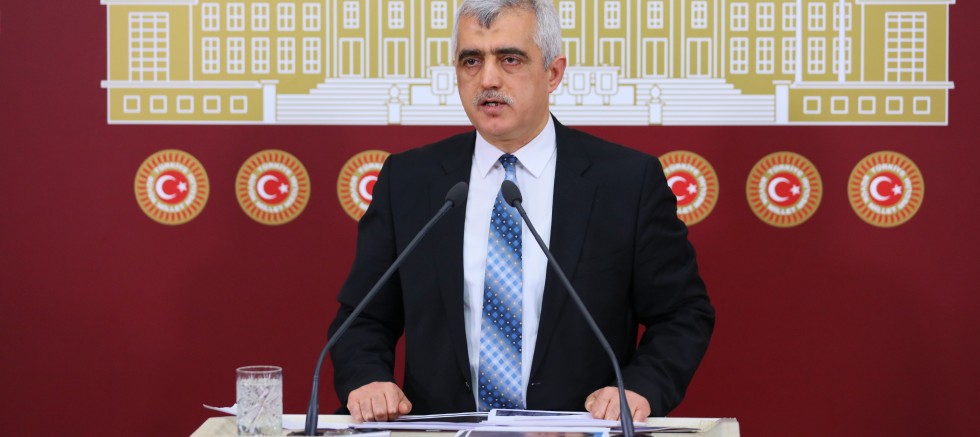 Dr. Gergerlioğlu: Siyasetçilerimizin tutuklanması ile demokratik siyasete darbe vurulmuştur. Kürt Meselesi tutuklamayla kayyumla çözülmez!