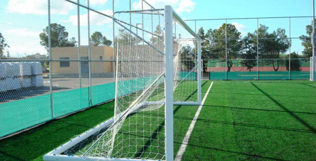 Duisburg ile Osnabrück arasında oynanan karşılaşma ırkçı tezahüratlar sebebiyle tatil edildi