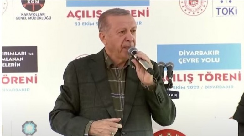Erdoğan Diyarbakır mitinginde HDP’ye yüklendi 
