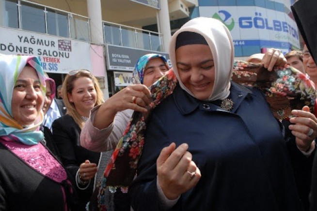 Erdoğan’ın ‘3 çocuk’ çağrısının mucidi Ayşen Gürcan’ın 3 maaş aldığı ortaya çıktı