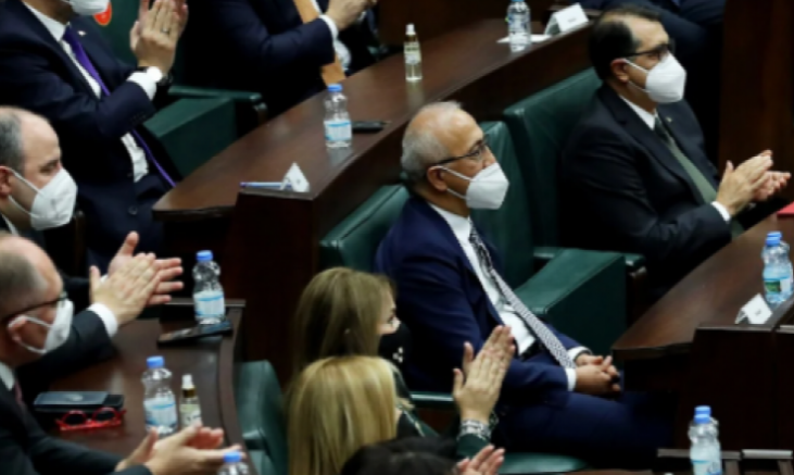 Erdoğan’ın ekonomi konuşmasını Lütfü Elvan alkışlamadı