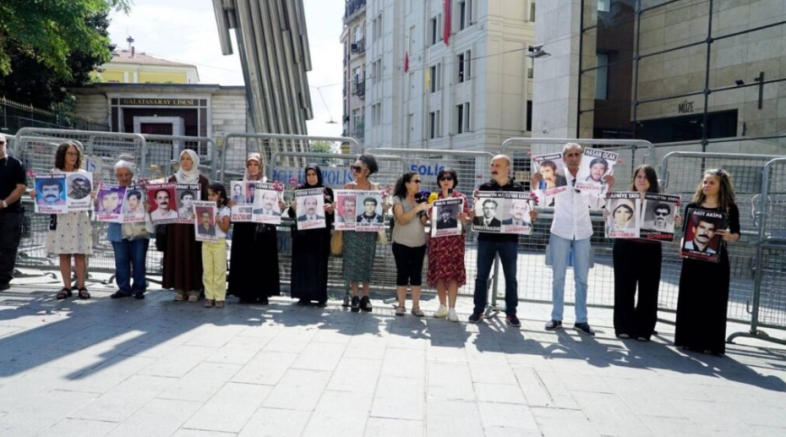 “Faili meçhul dosyalarını raftan indirdik” diyen Akın Gürlek, Cumartesi Anneleri’ni neden dinlemiyor?