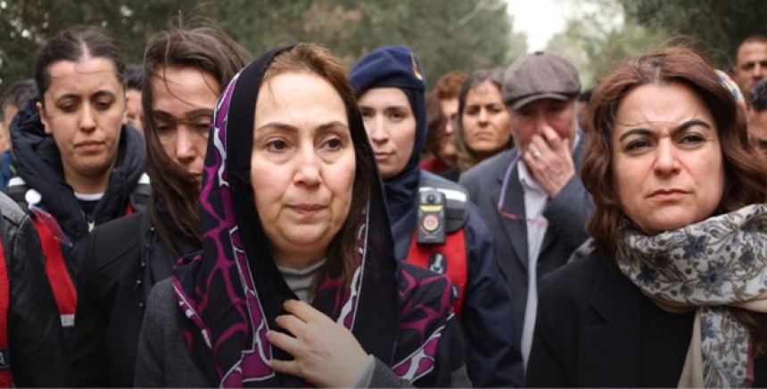 Figen Yüksekdağ Ağabeyinin Cenazesine Katıldı: Adana’da Güvenlik Önlemleri Altında Uğurlama