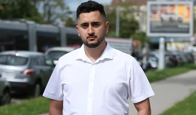 Filistin bayrağını profilinde paylaştığı için partisinden ihraç edildiğini iddia etti 
