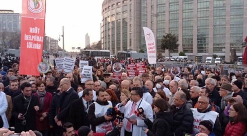 Fincancı’nın davası 29 Aralık'a ertelendi | Tutukluluk halinin devamına karar verildi 