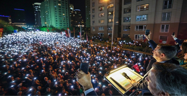 Ataşehir’de Adıgüzel Mitingi: İmamoğlu’ndan “Bataklık” Çıkışı, Özel’den Sert Uyarı