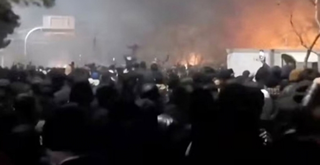 İran’da Protestolarda Can Kaybı 500’ü Aştı: HRANA 10 Binden Fazla Tutuklama Bildirdi, Trump “Müdahale” Tehdidini Yineledi